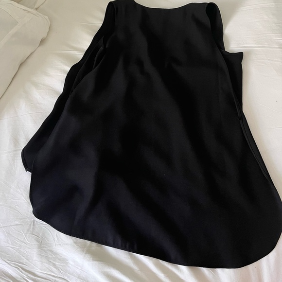 DKNY Cape Shell - Picture 3 of 6